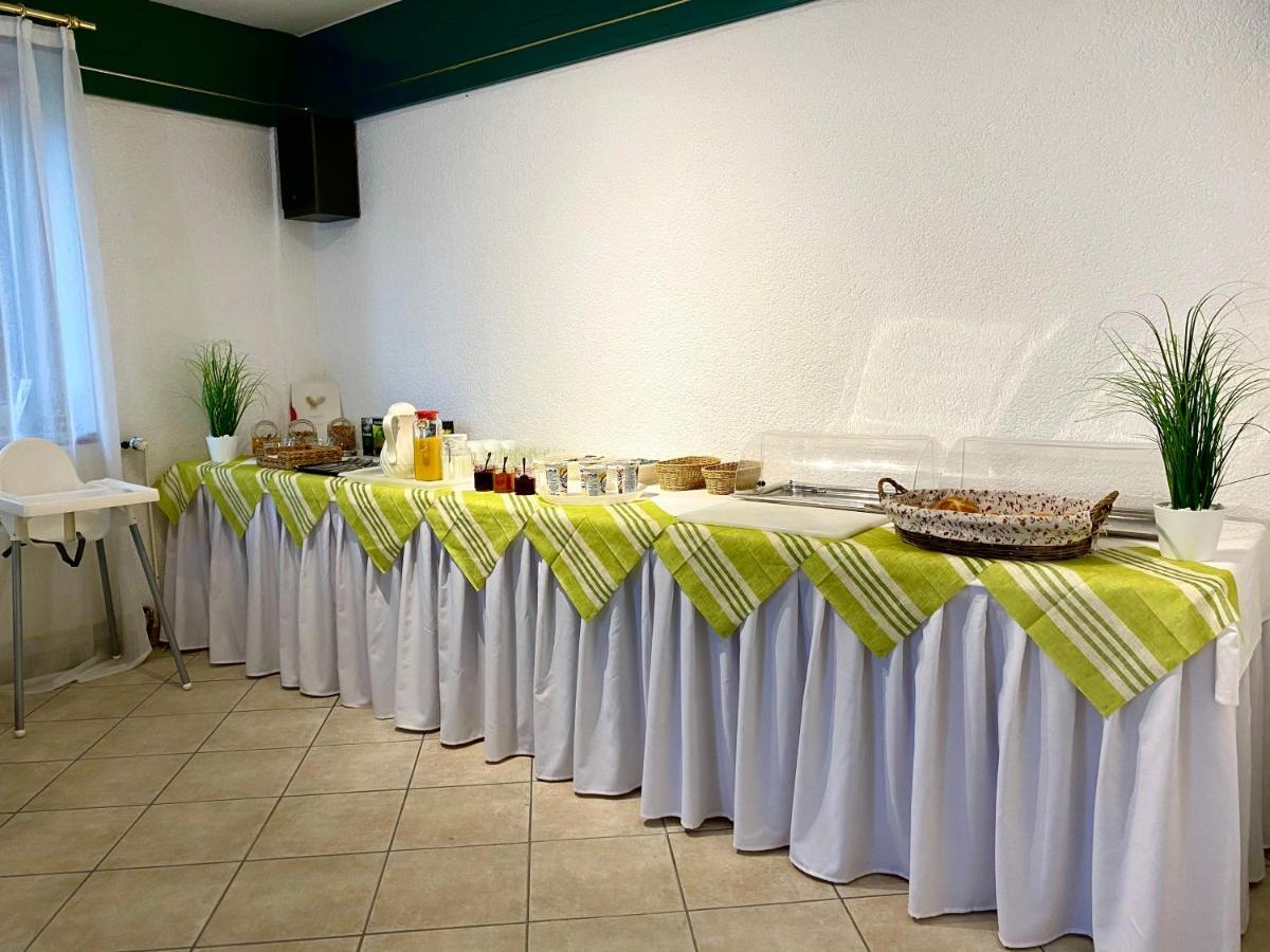 Hotel Zum Hahn Garbsen Extérieur photo