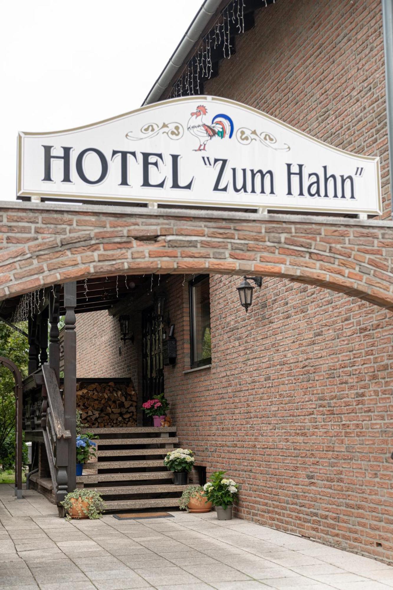 Hotel Zum Hahn Garbsen Extérieur photo