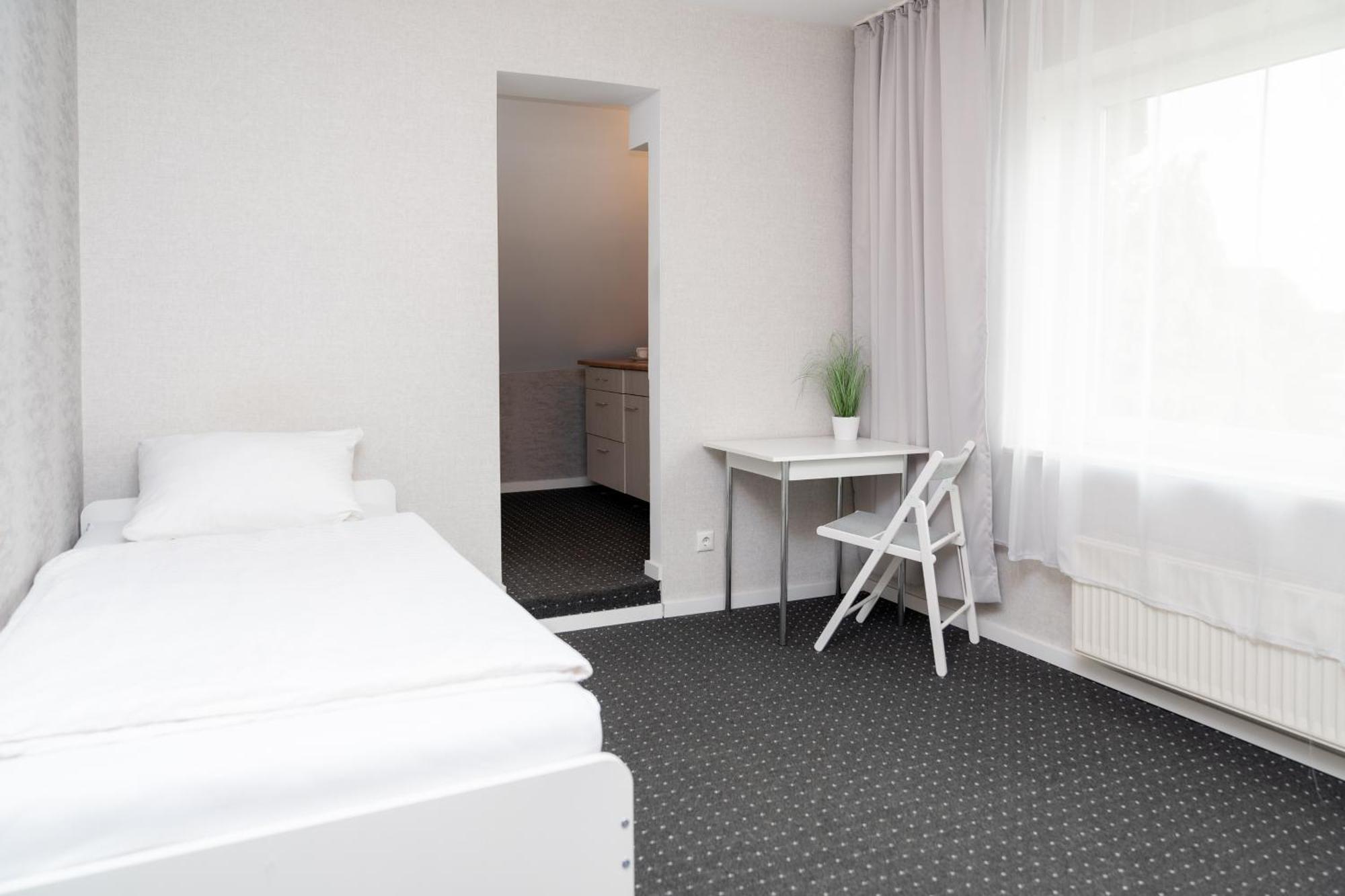 Hotel Zum Hahn Garbsen Extérieur photo