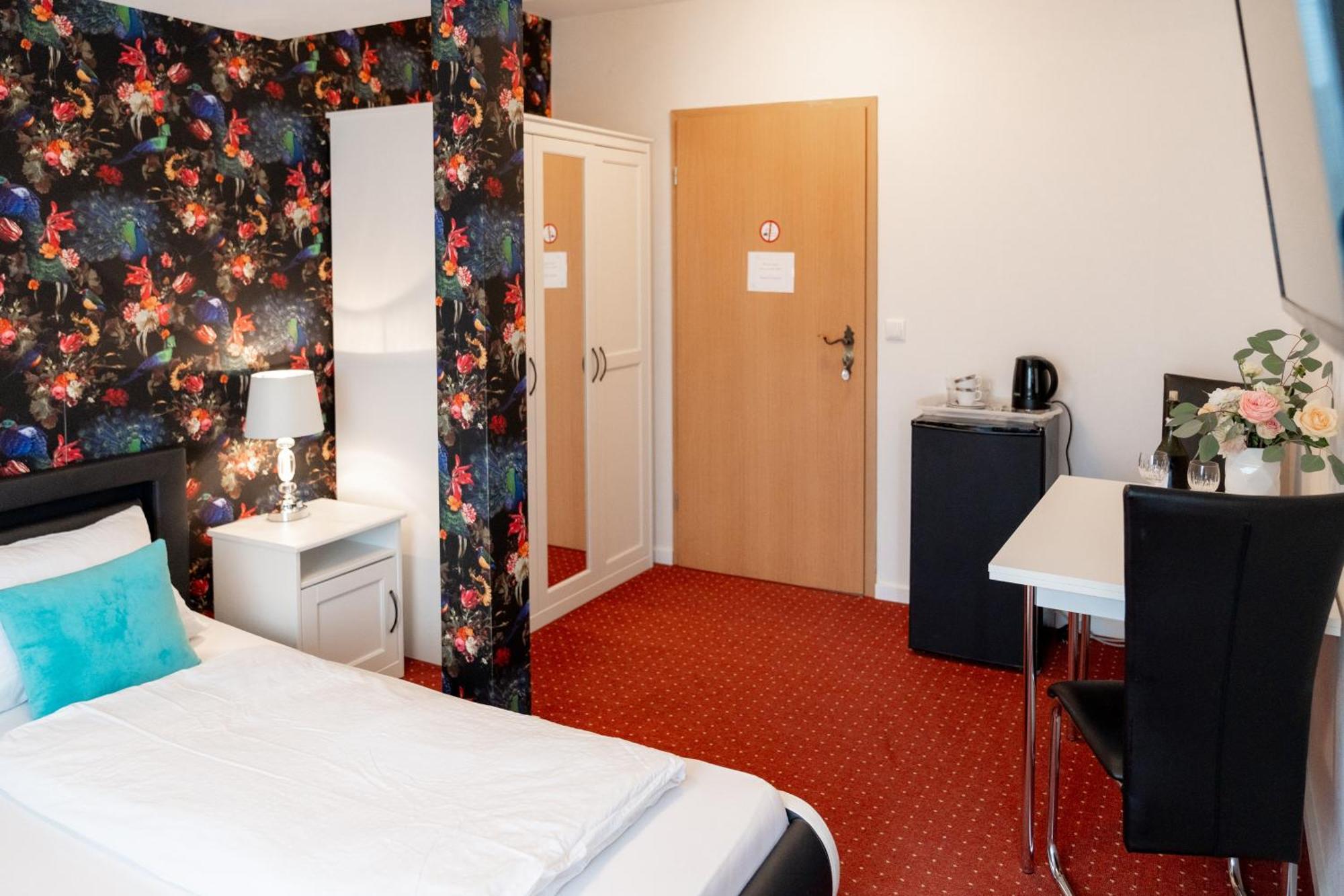 Hotel Zum Hahn Garbsen Extérieur photo