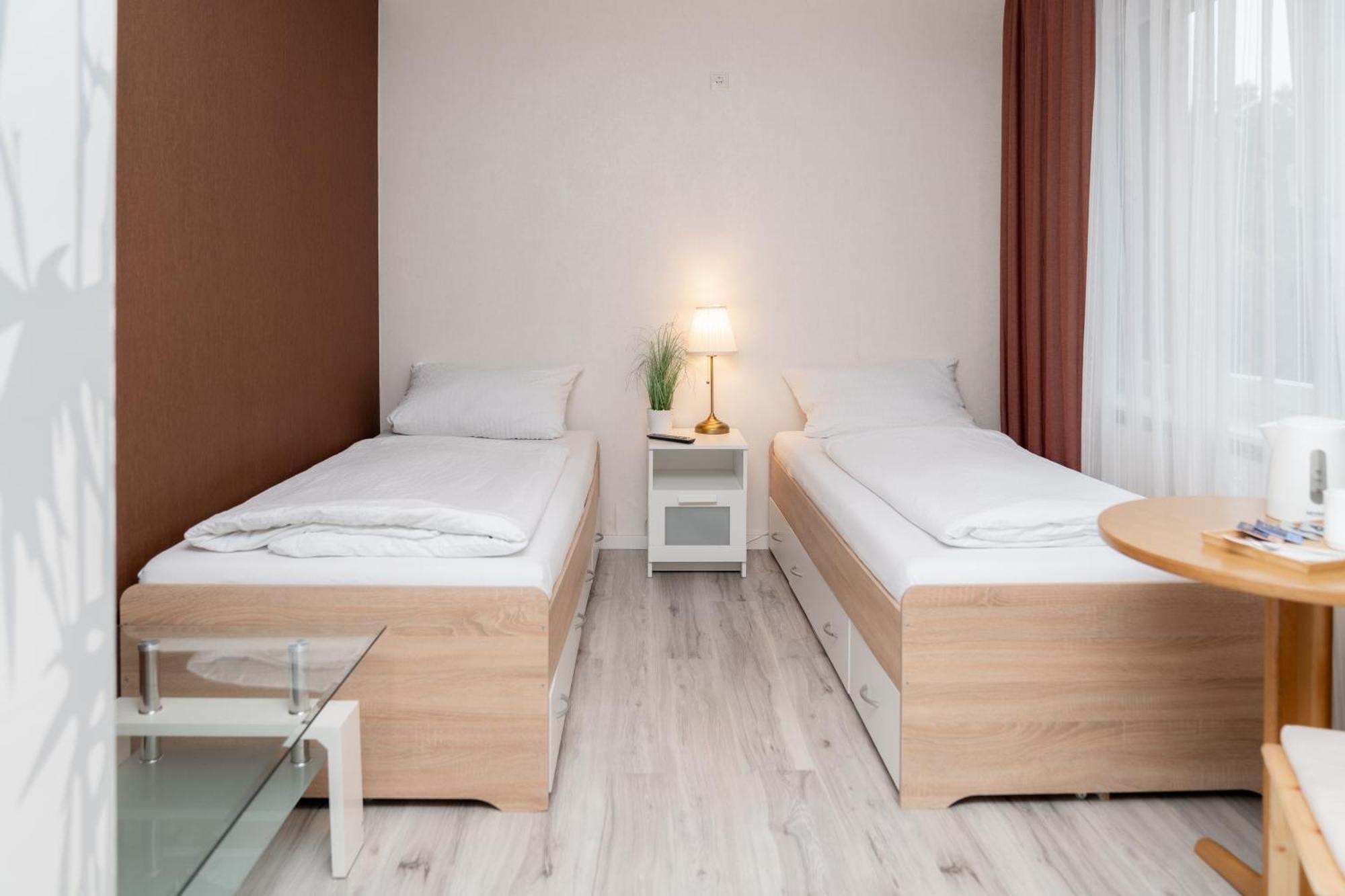 Hotel Zum Hahn Garbsen Extérieur photo